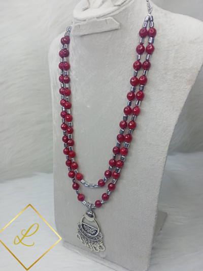 عقد عقيق احمر