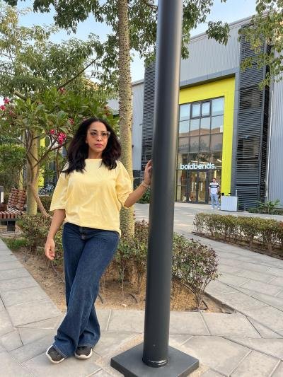 Yellow oversized t-shirt