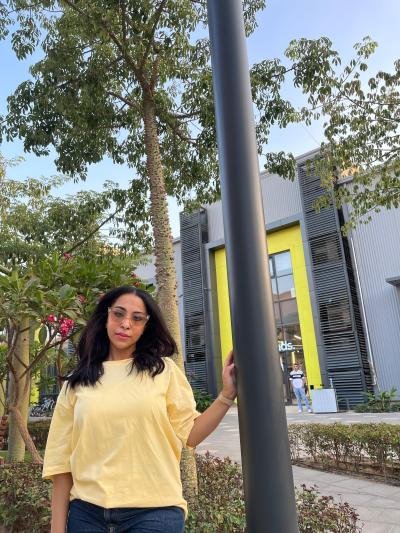 Yellow oversized t-shirt